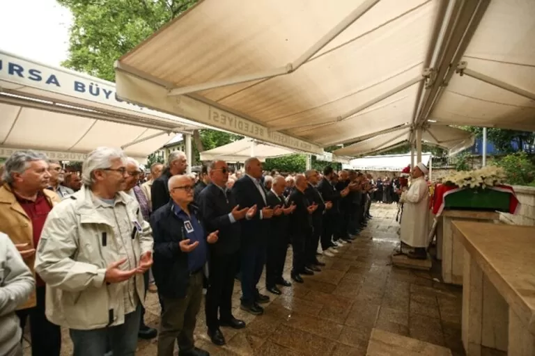 Türk sanat müziğinin usta sanatçısı