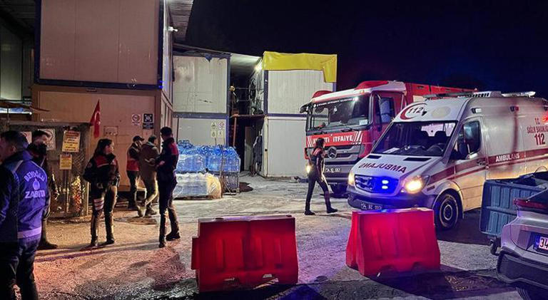 Beyoğlu’nda metro inşaatında iskele çöktü