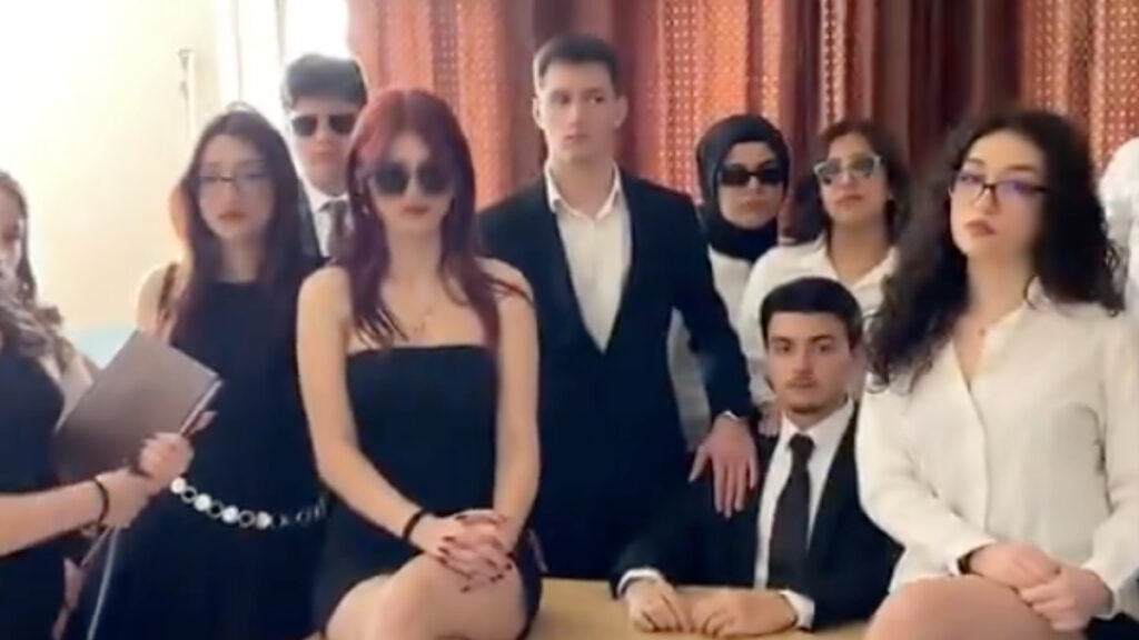 İzmir’de lise öğrencileri tarafından çekilen bir video