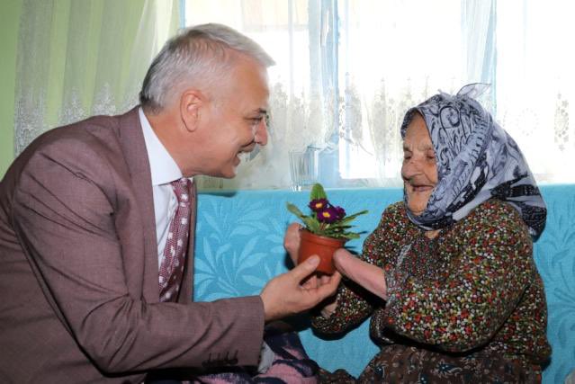 93-yasindaki-Ayse-Gokkaya